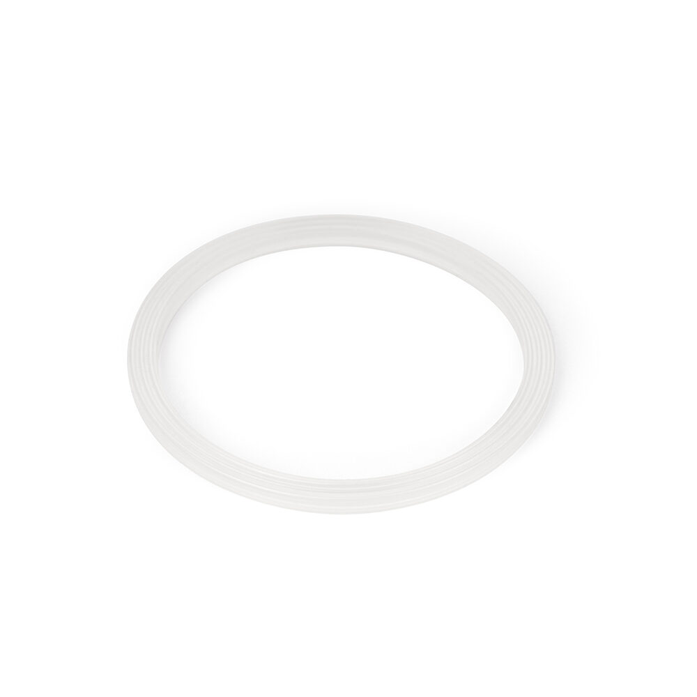 Transparenter Dichtungsring für eine Wasserfilter-Membran auf weißem Hintergrund.